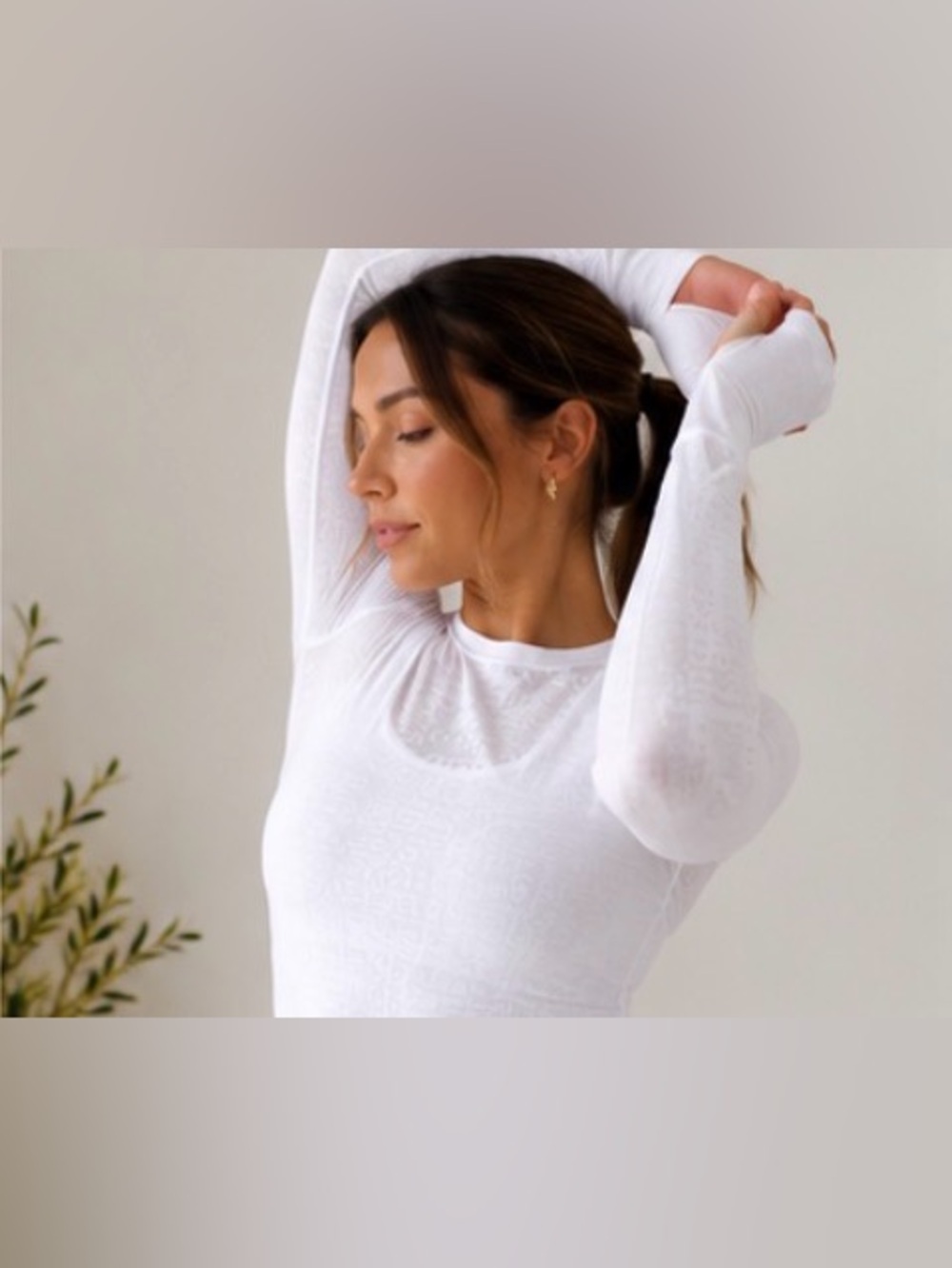 Lululemon Manifesto Long Sleeve White Thumbhole Tee Size 6 - Picture 3 of 14